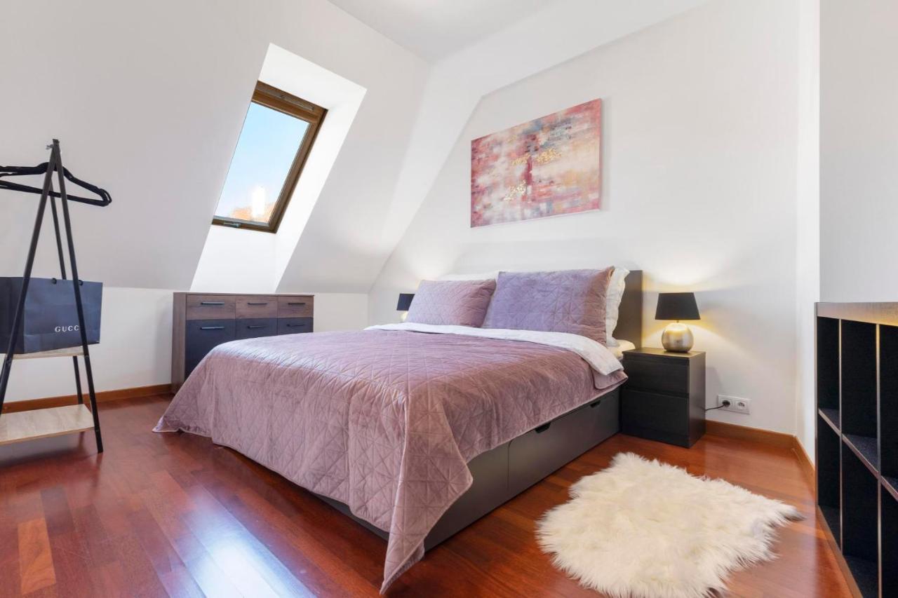 Appartement Urban Elegance Retreat à Bratislava Extérieur photo